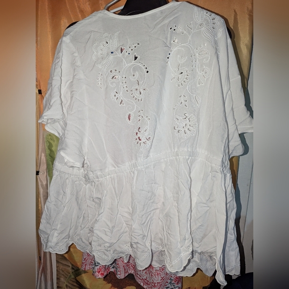 Eyelet Challis Tie-Front Top 4x/26 - Picture 4 of 12